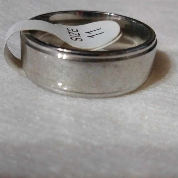 Steel wedding band ring silver tone NWT size 11 (sku 636) - Picture 3 of 4